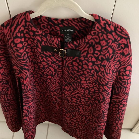 Season Ready Chic Red Cape - Picture 1 of 5